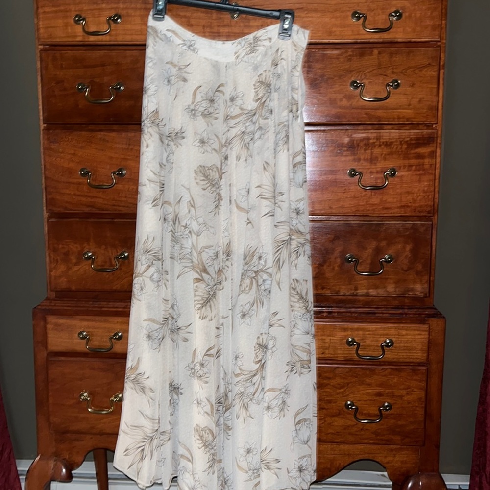 White House Black Market beige floral print long skirt